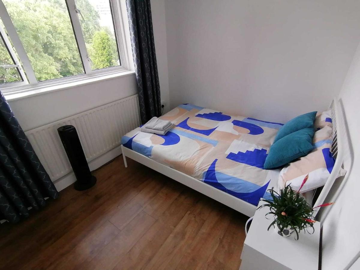 White City Apartment, Your London Stay Londres Exterior foto